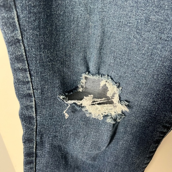 Levi’s Denzien Mid Rise Boyfriend Jeans NWT. Size 16 - Picture 3 of 6